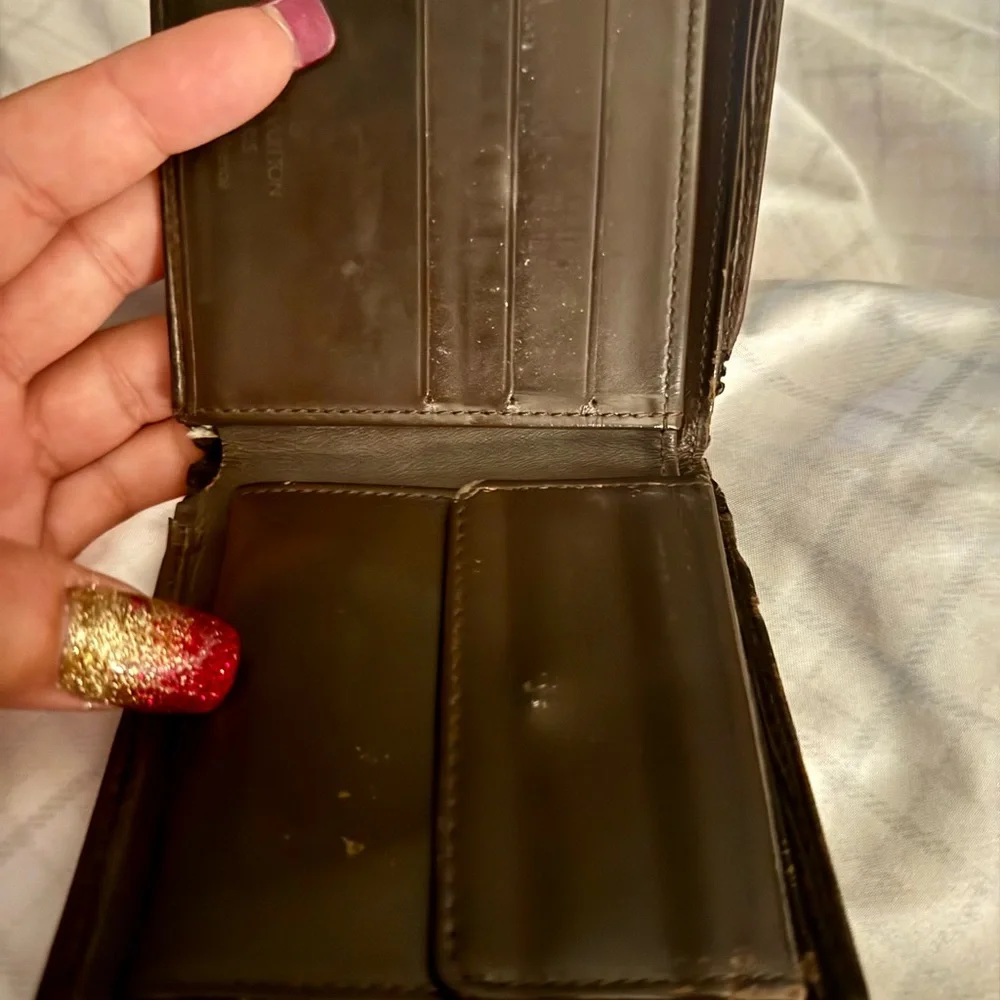 Louis Vuitton men’s Epi wallet
